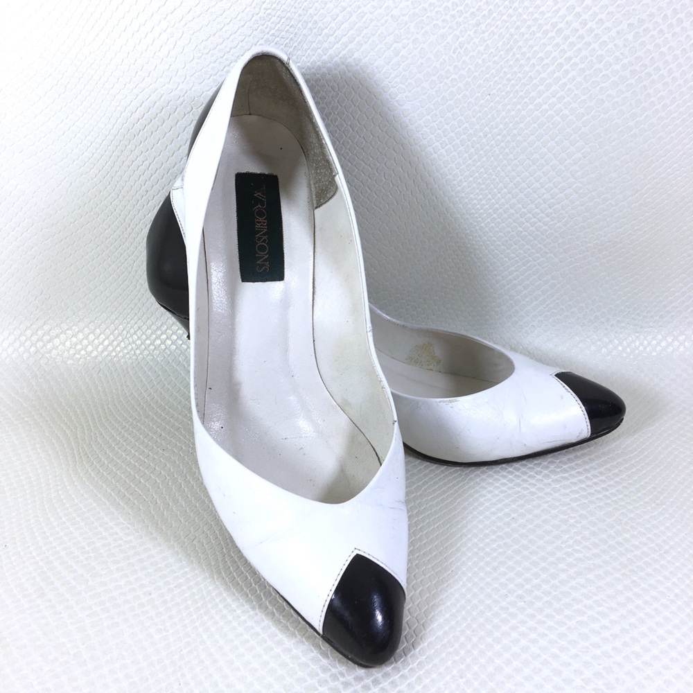 80s Vintage JW Robinsons White Black Pumps Heels
